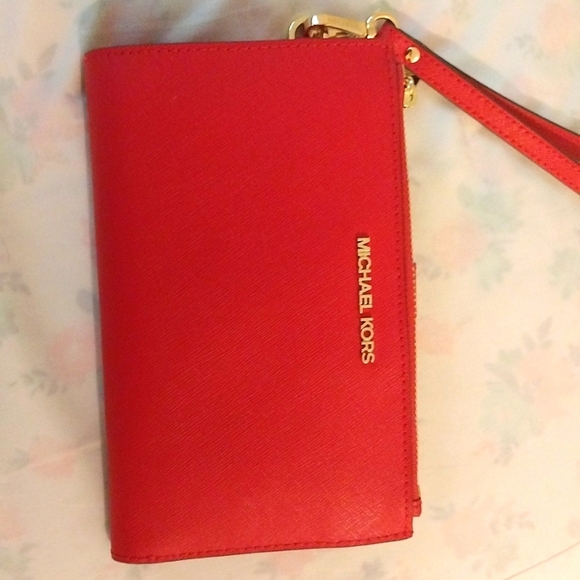 Adele Leather Smartphone Wallet - Picture 2 of 11